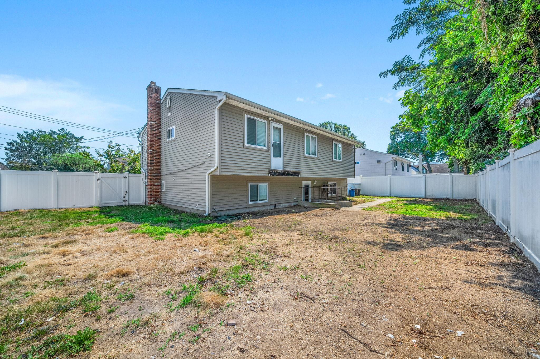 2435 Great Neck Road, Copiague, NY 11726