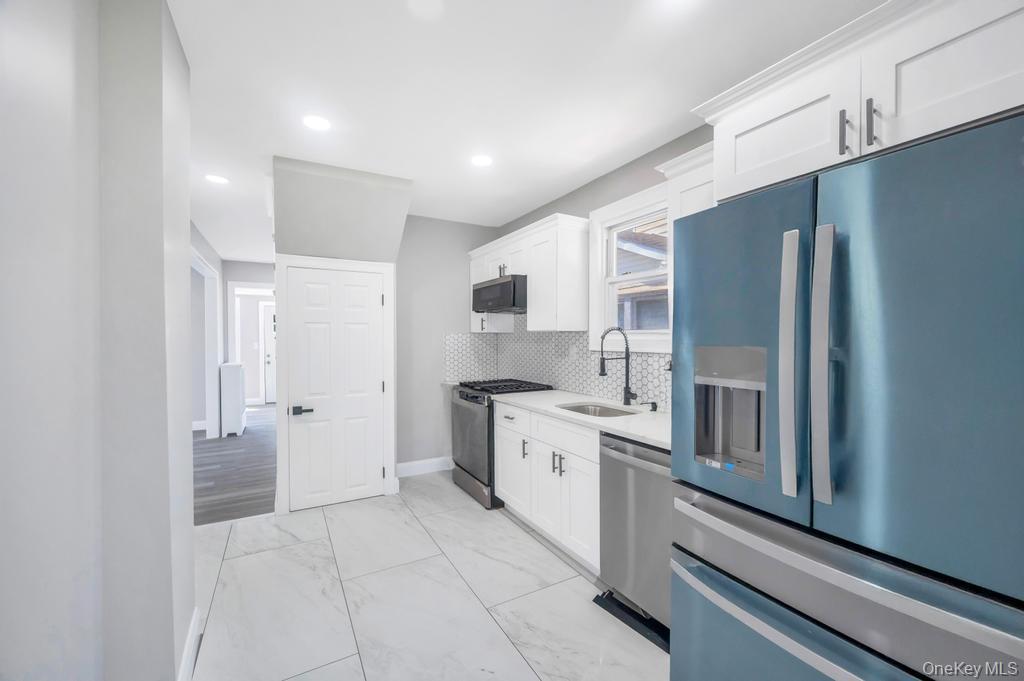 272 N Columbus Avenue, Freeport, NY 11520