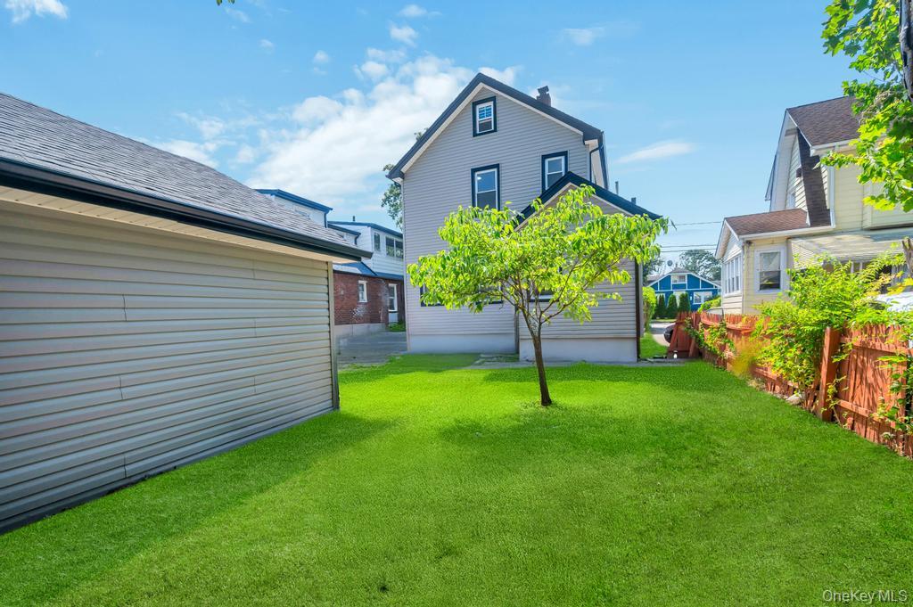 272 N Columbus Avenue, Freeport, NY 11520