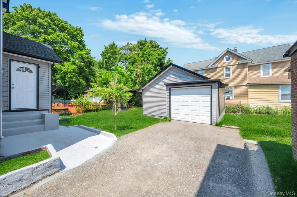 272 N Columbus Avenue, Freeport, NY 11520