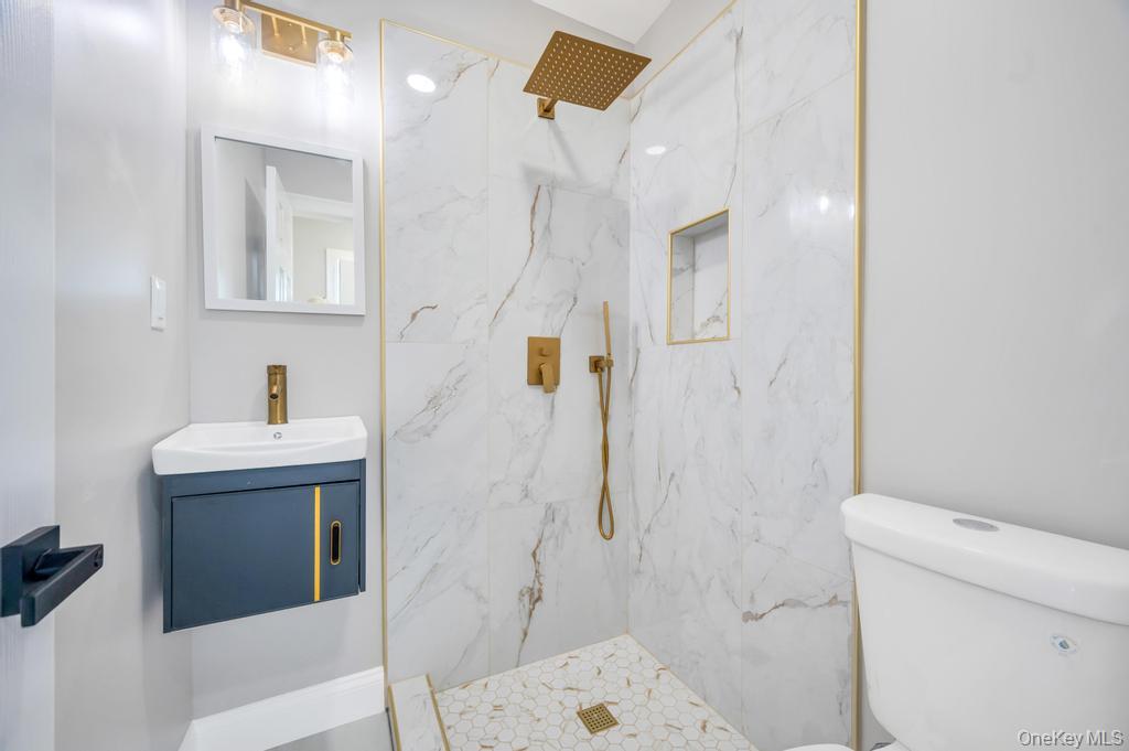 272 N Columbus Avenue, Freeport, NY 11520