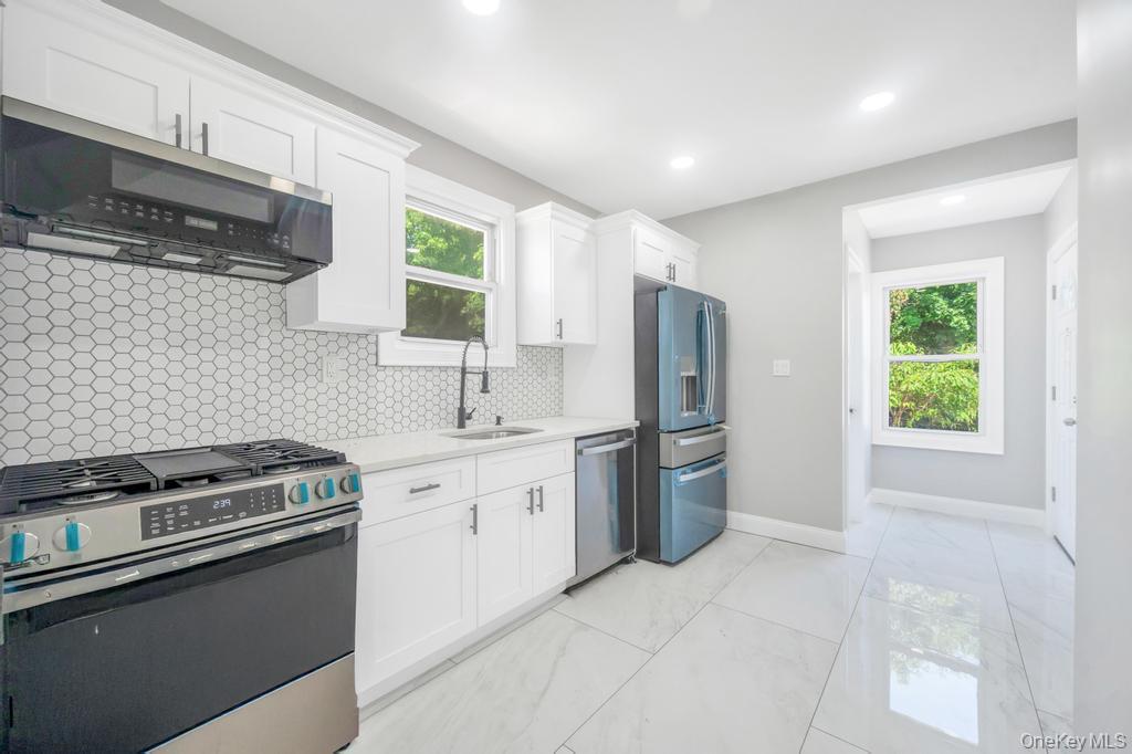 272 N Columbus Avenue, Freeport, NY 11520