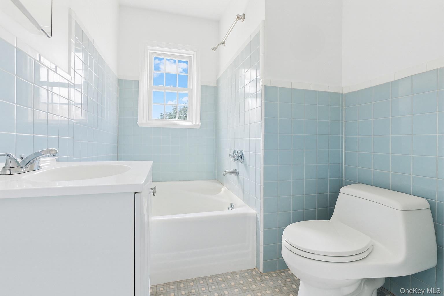 230 N Main Street, Sayville, NY 11782