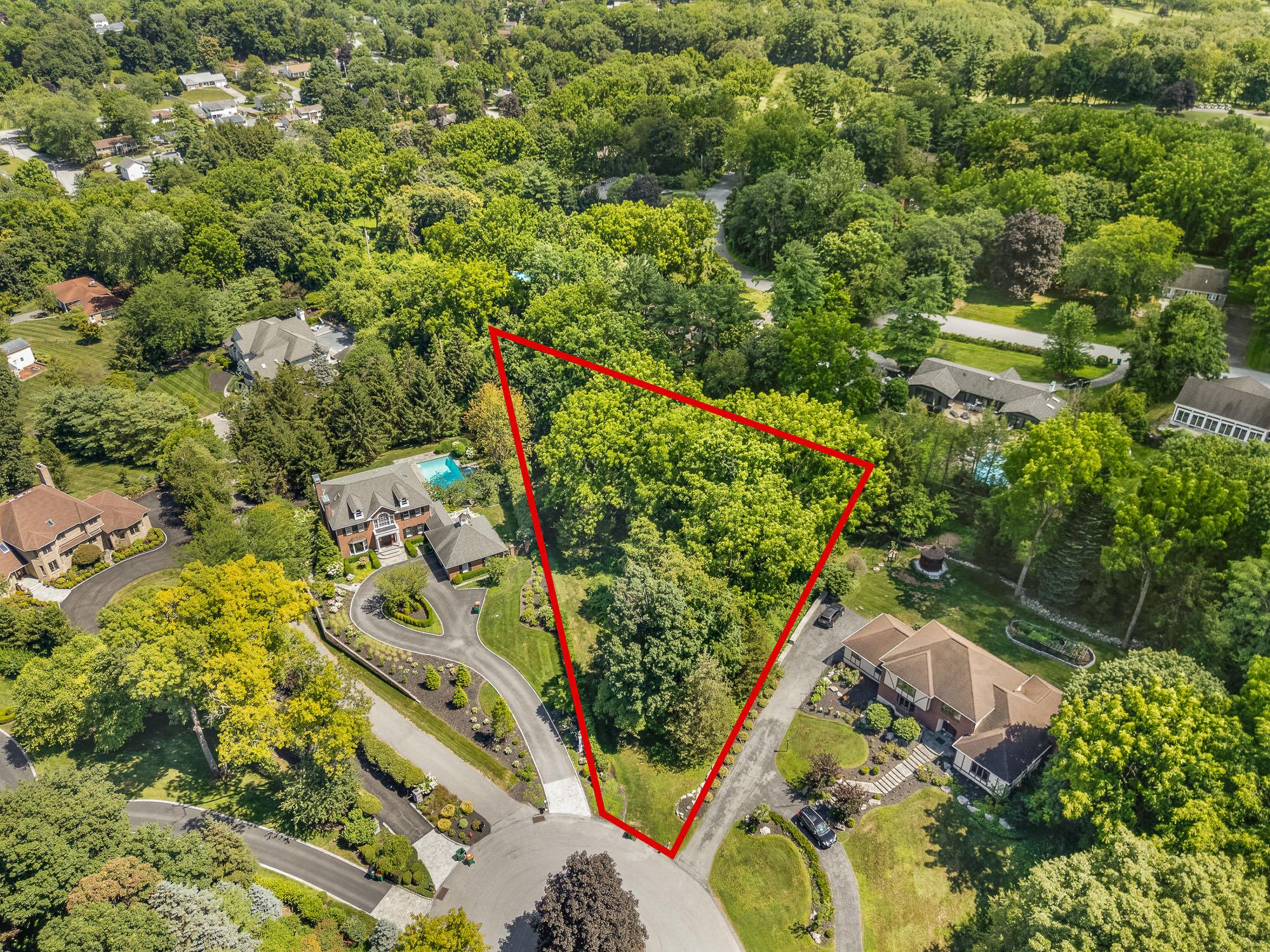 16 Kingwood Lane, Poughkeepsie, NY 12601