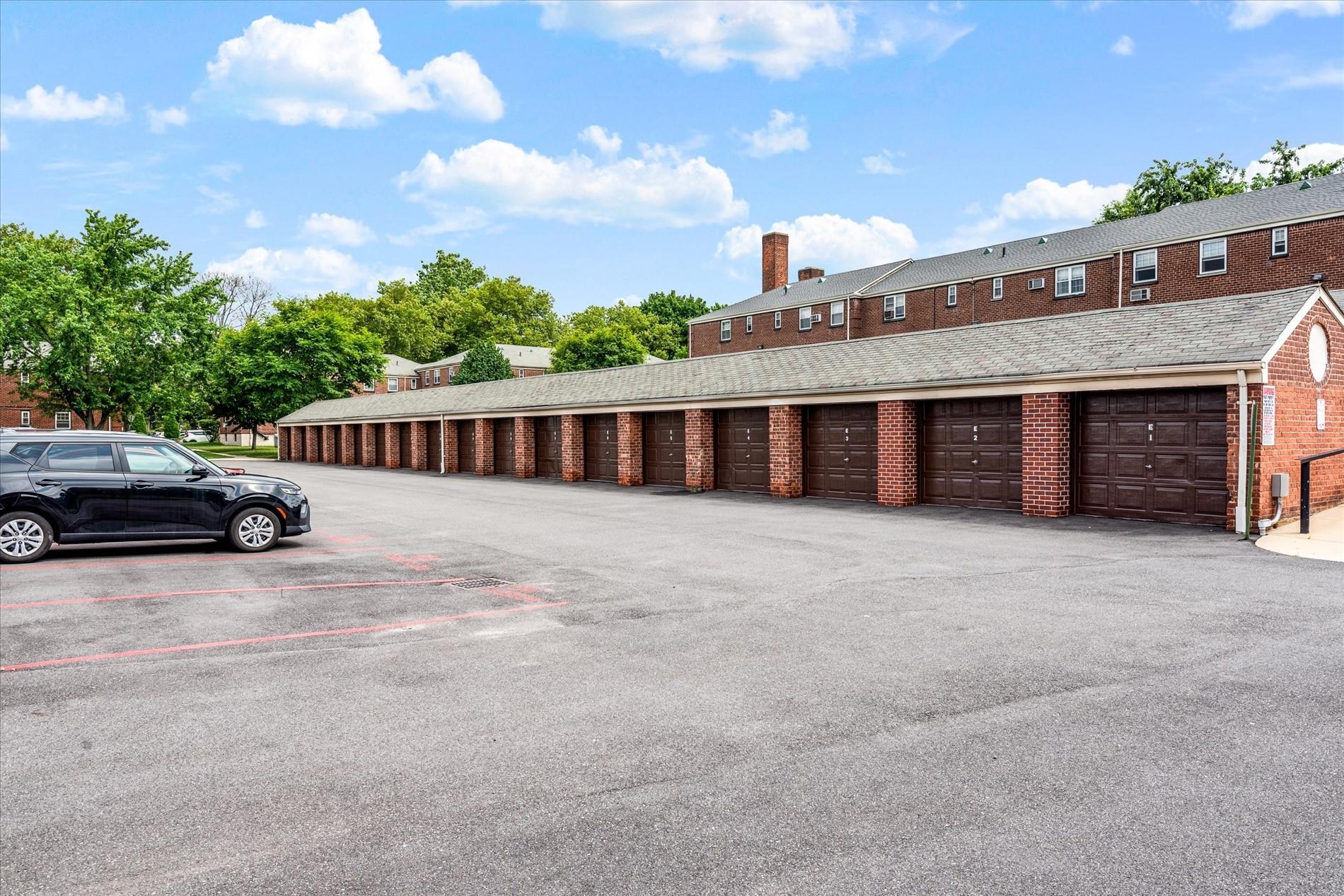 211-08 69th Avenue # 1A, Oakland Gardens, NY 11364