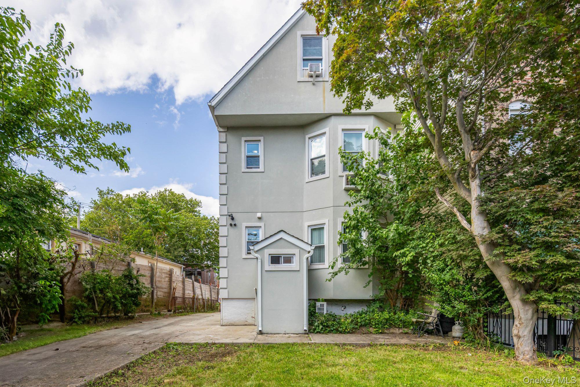 1050 E 232nd Street, Bronx, NY 10466