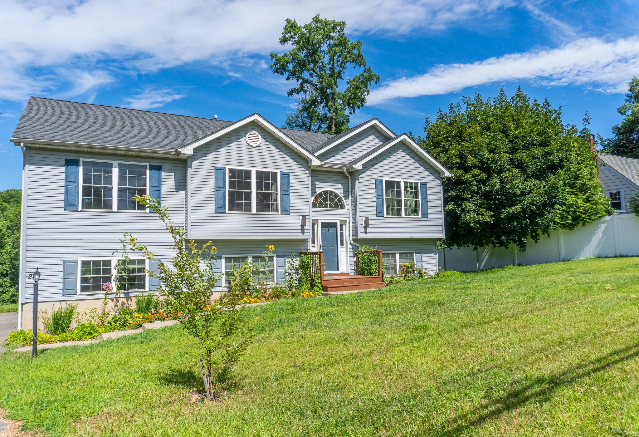 25 Red Schoolhouse Road, Fishkill, NY 12524
