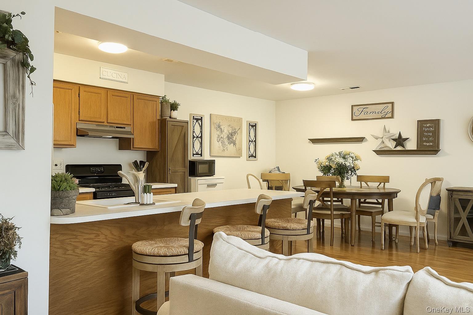 21 The Rise, Warwick, NY 10990