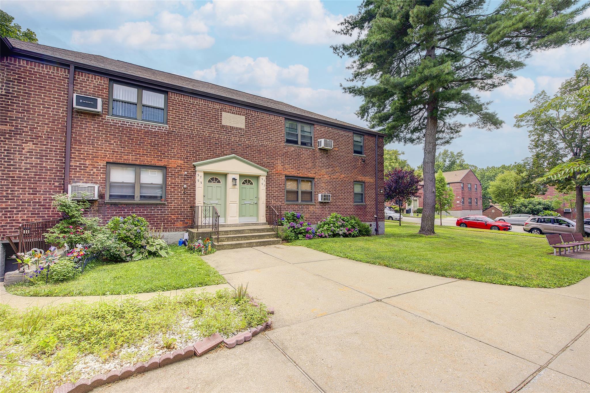 57-55 244 Street # #7F (1st Floor), Douglaston, NY 11362