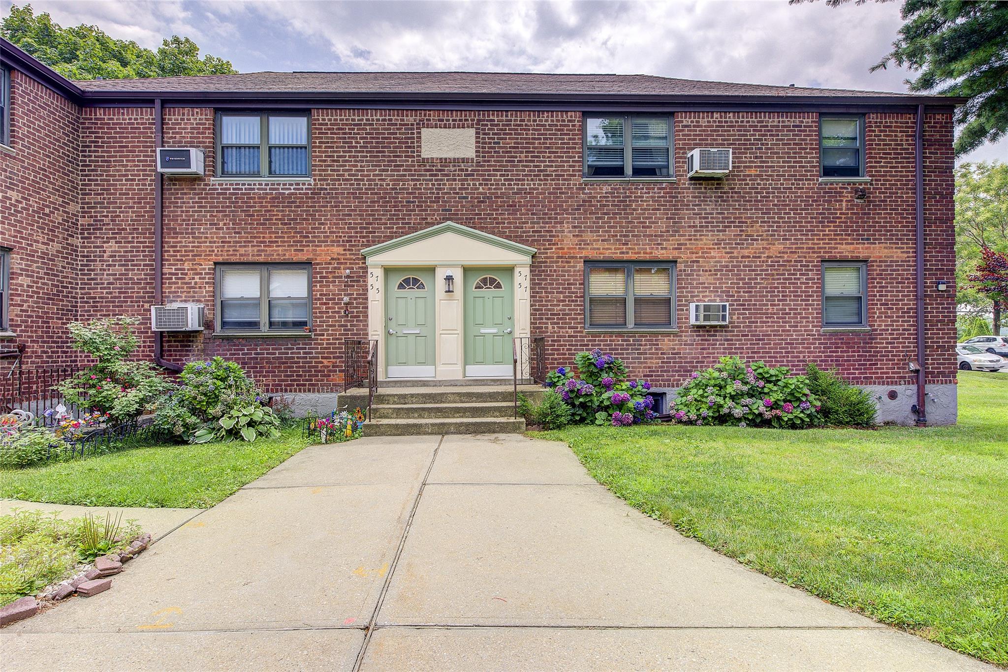57-55 244 Street # #7F (1st Floor), Douglaston, NY 11362