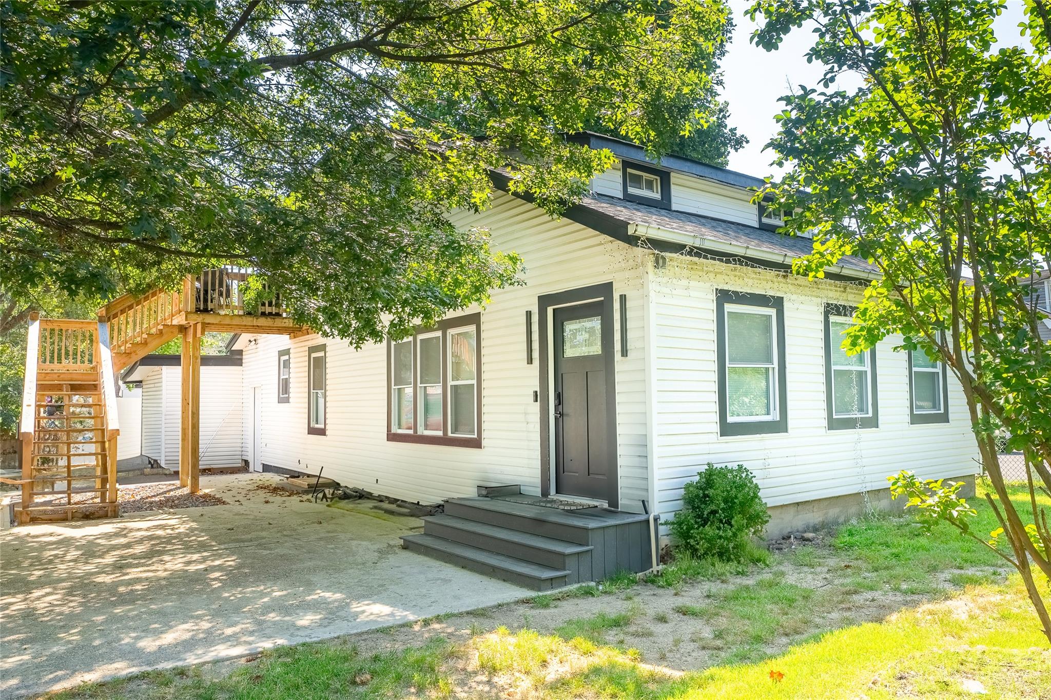 1295 Islip Avenue, Central Islip, NY 11722