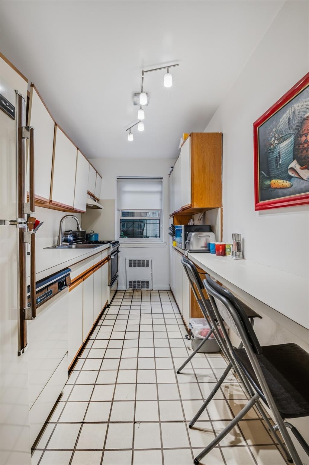 7502 Austin Street # 1L, Forest Hills, NY 11375