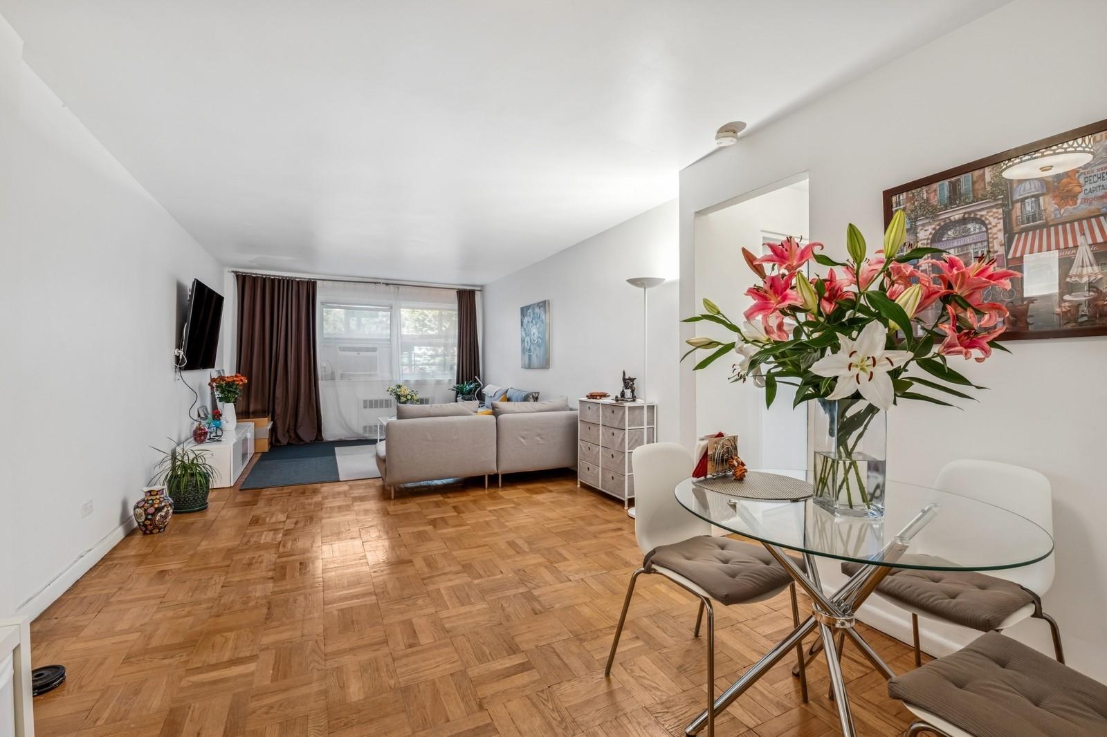 7502 Austin Street # 1L, Forest Hills, NY 11375