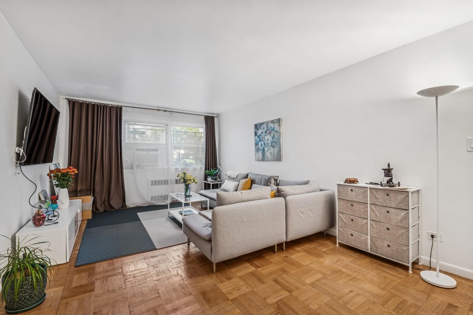 7502 Austin Street # 1L, Forest Hills, NY 11375