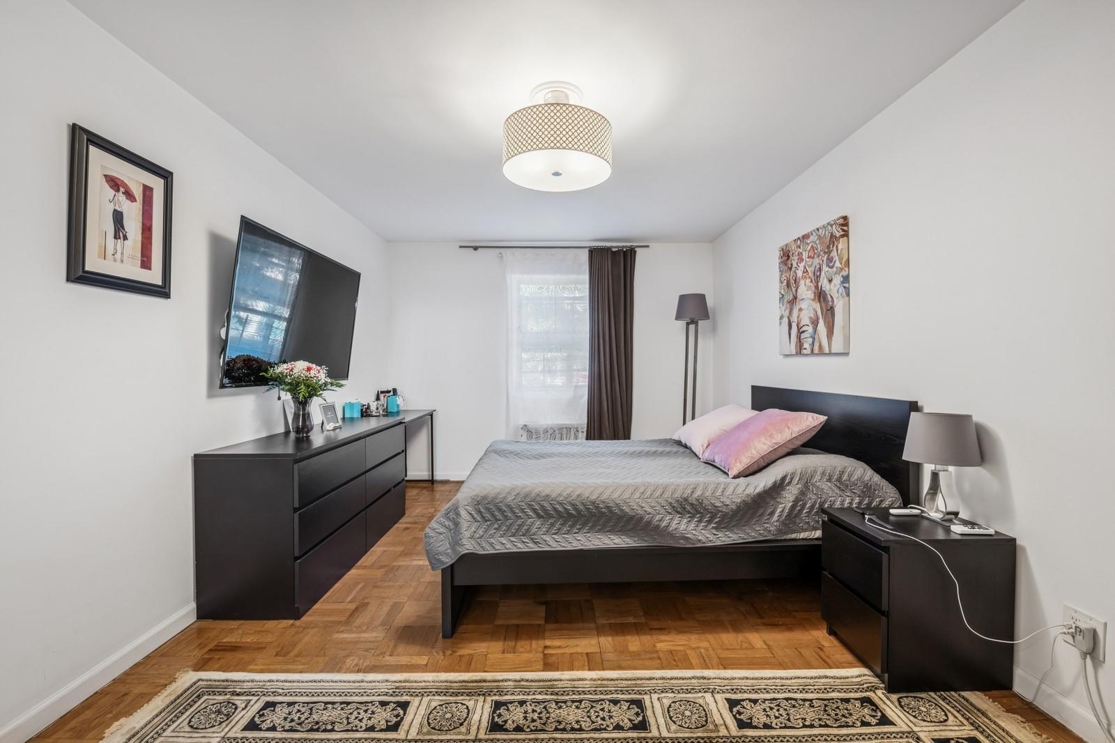 7502 Austin Street # 1L, Forest Hills, NY 11375