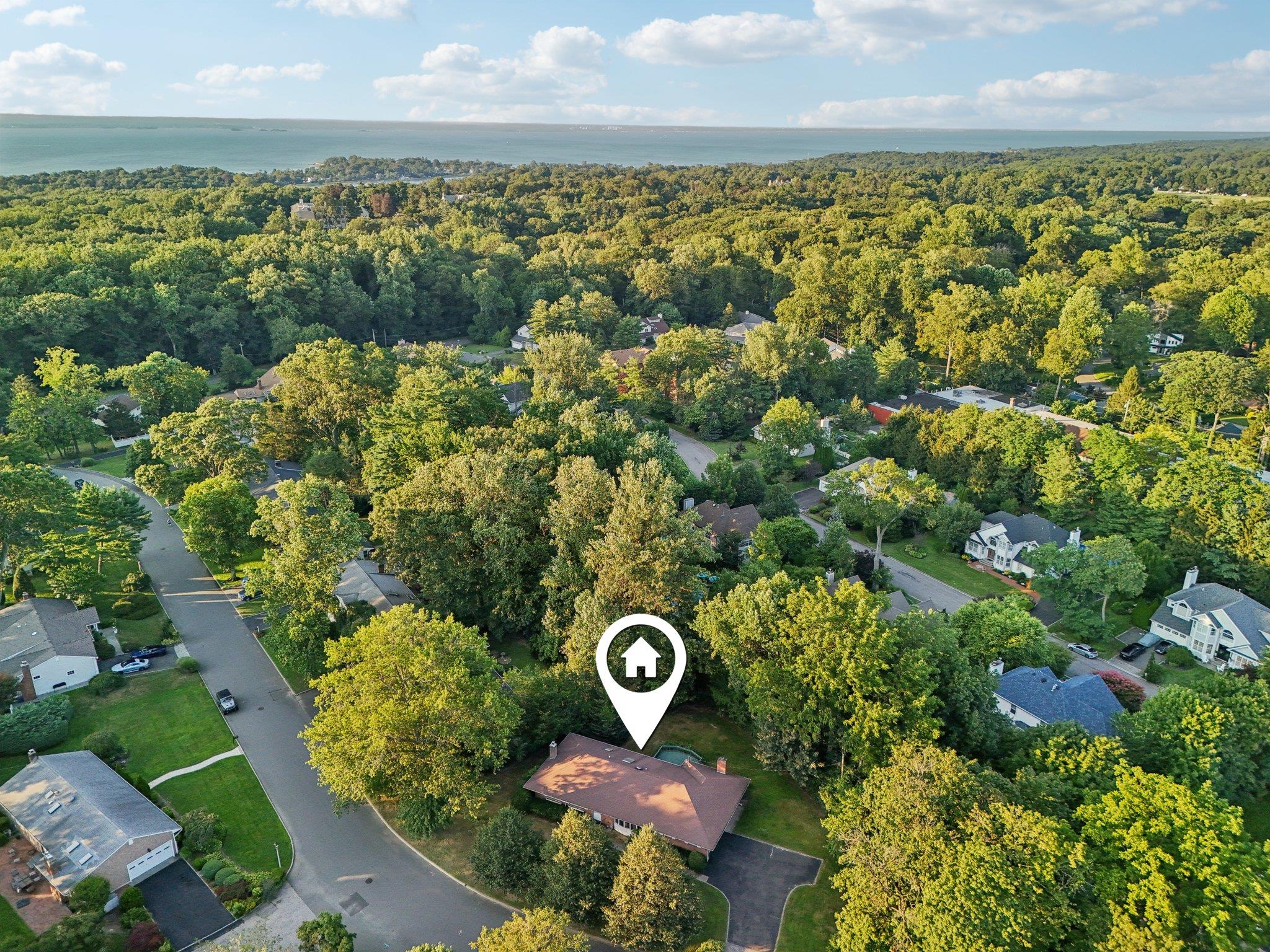 22 Reynolds Road, Glen Cove, NY 11542