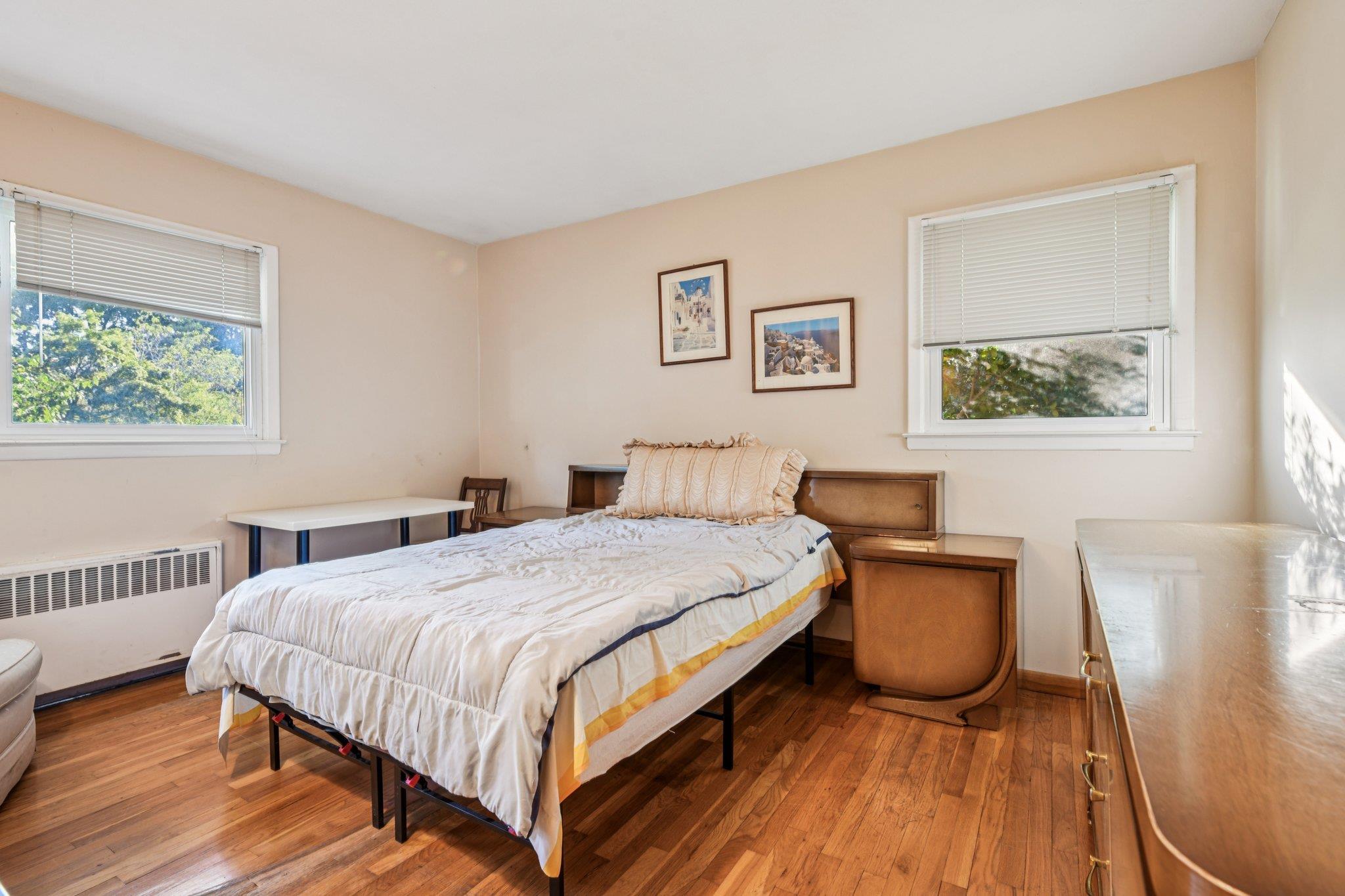 22 Reynolds Road, Glen Cove, NY 11542