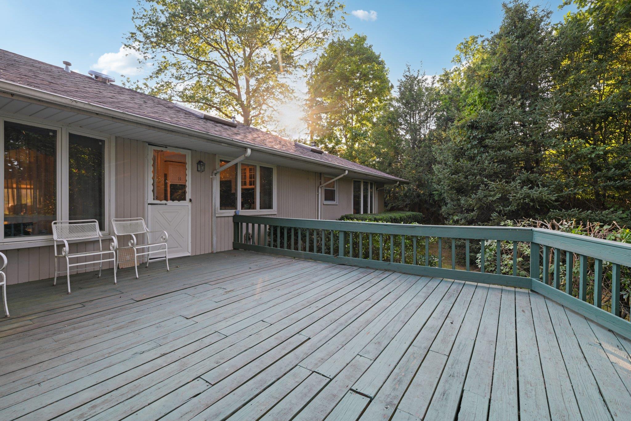 22 Reynolds Road, Glen Cove, NY 11542