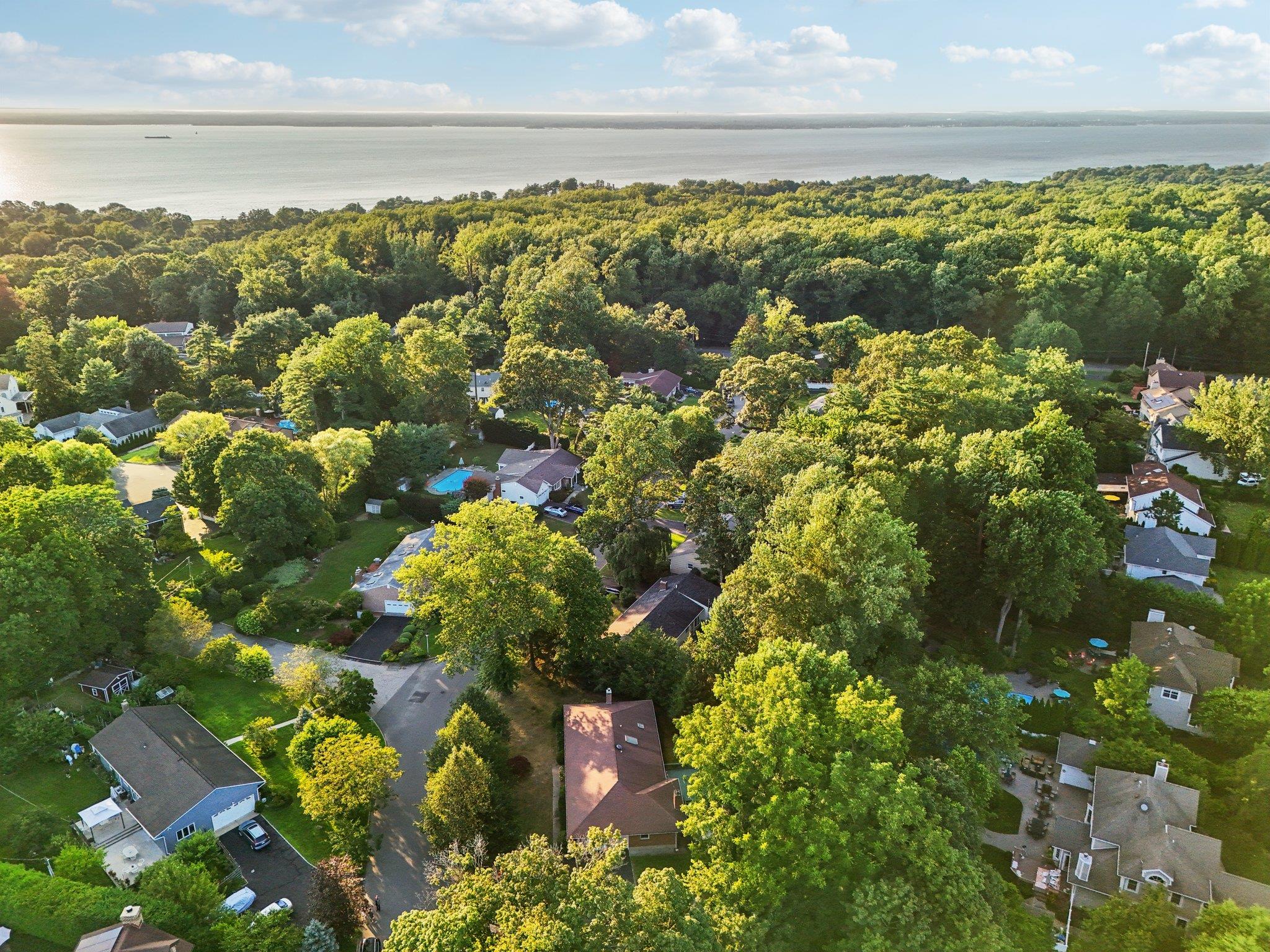 22 Reynolds Road, Glen Cove, NY 11542