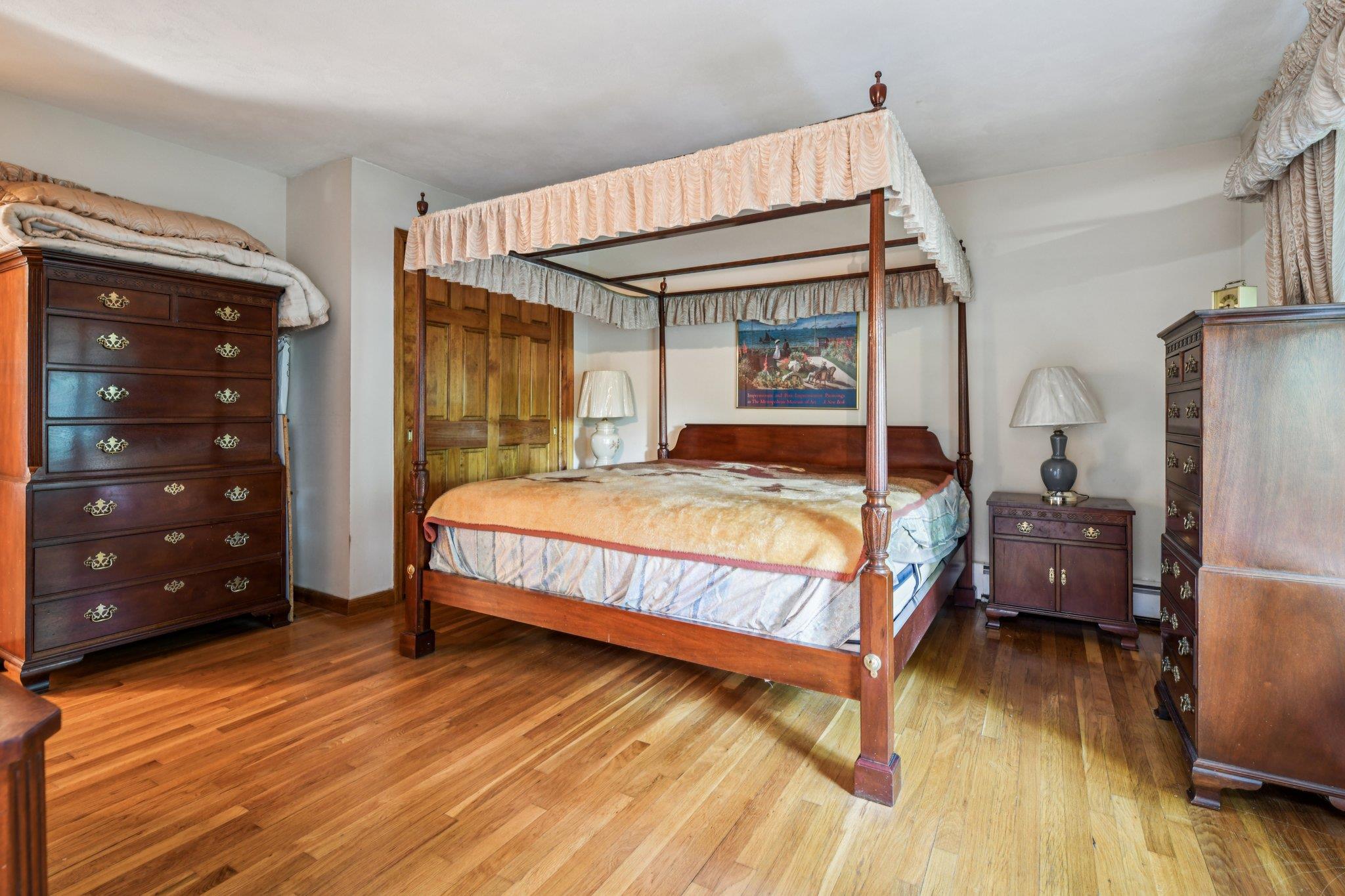 22 Reynolds Road, Glen Cove, NY 11542