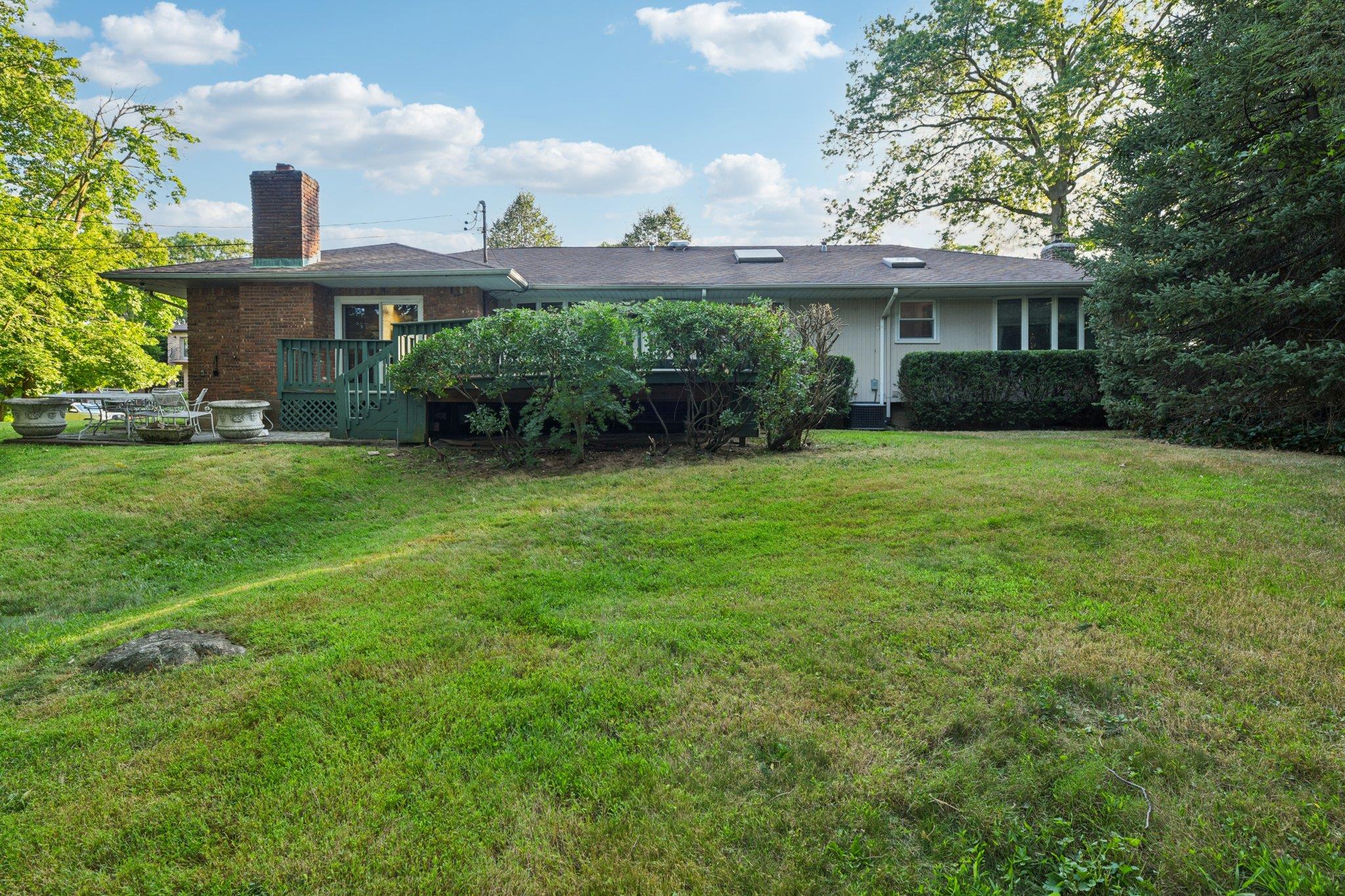 22 Reynolds Road, Glen Cove, NY 11542