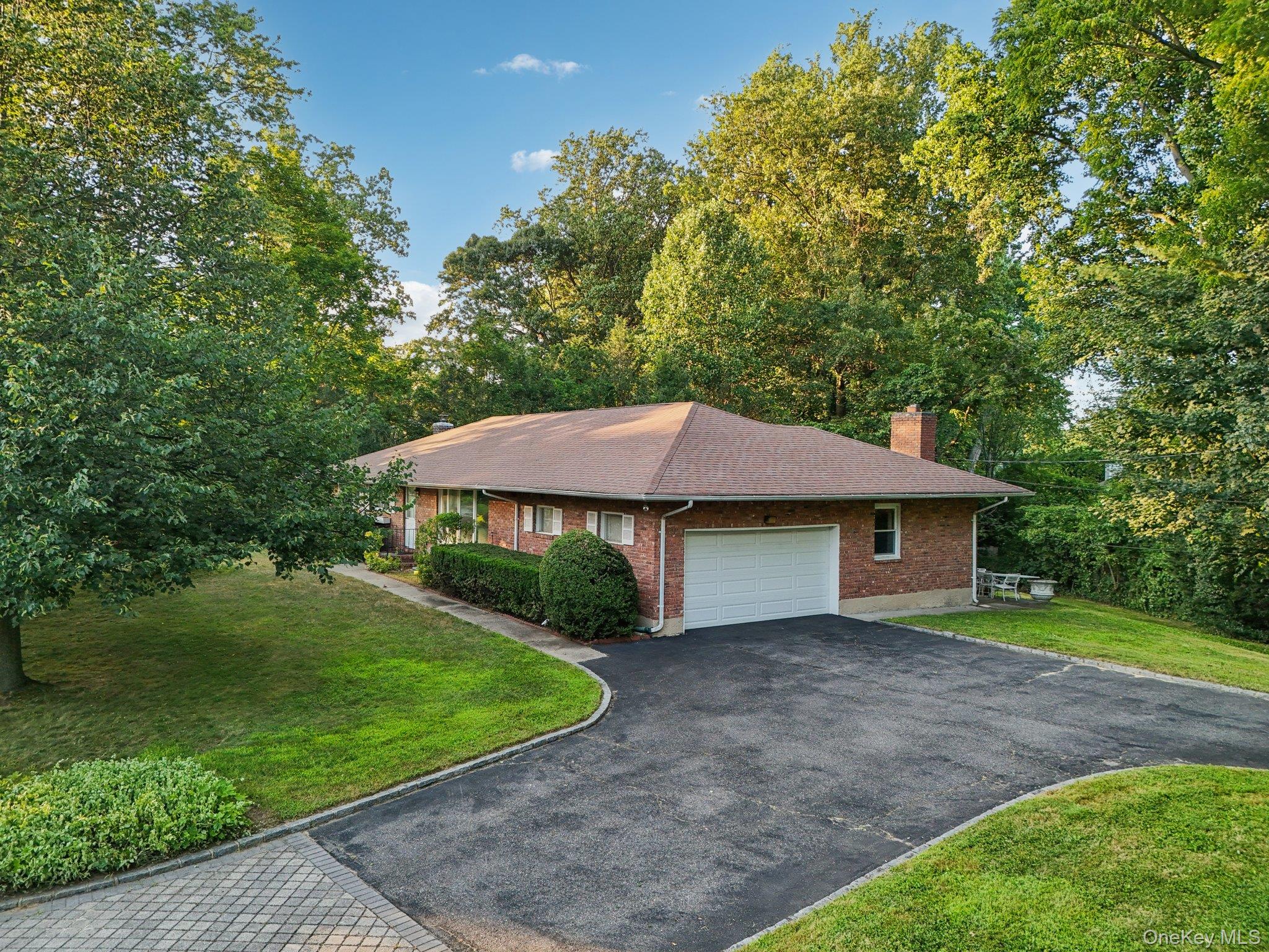 22 Reynolds Road, Glen Cove, NY 11542