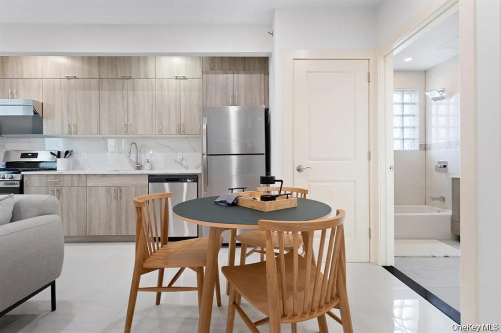 124-28 Queens Blvd. # 9B, Kew Gardens, NY 11415