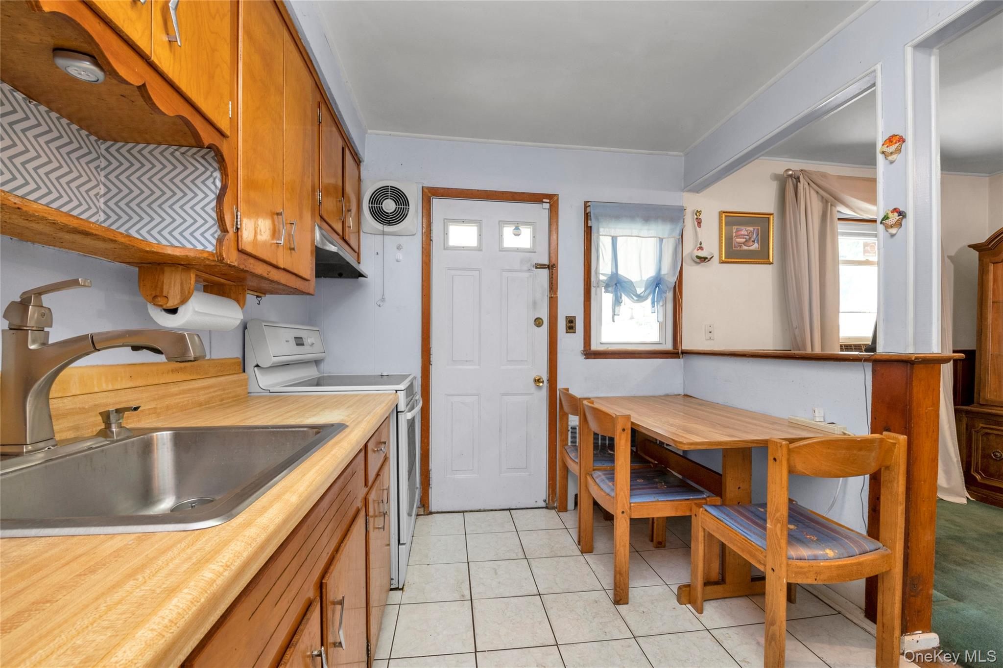 34 Heath Place, Hempstead, NY 11550