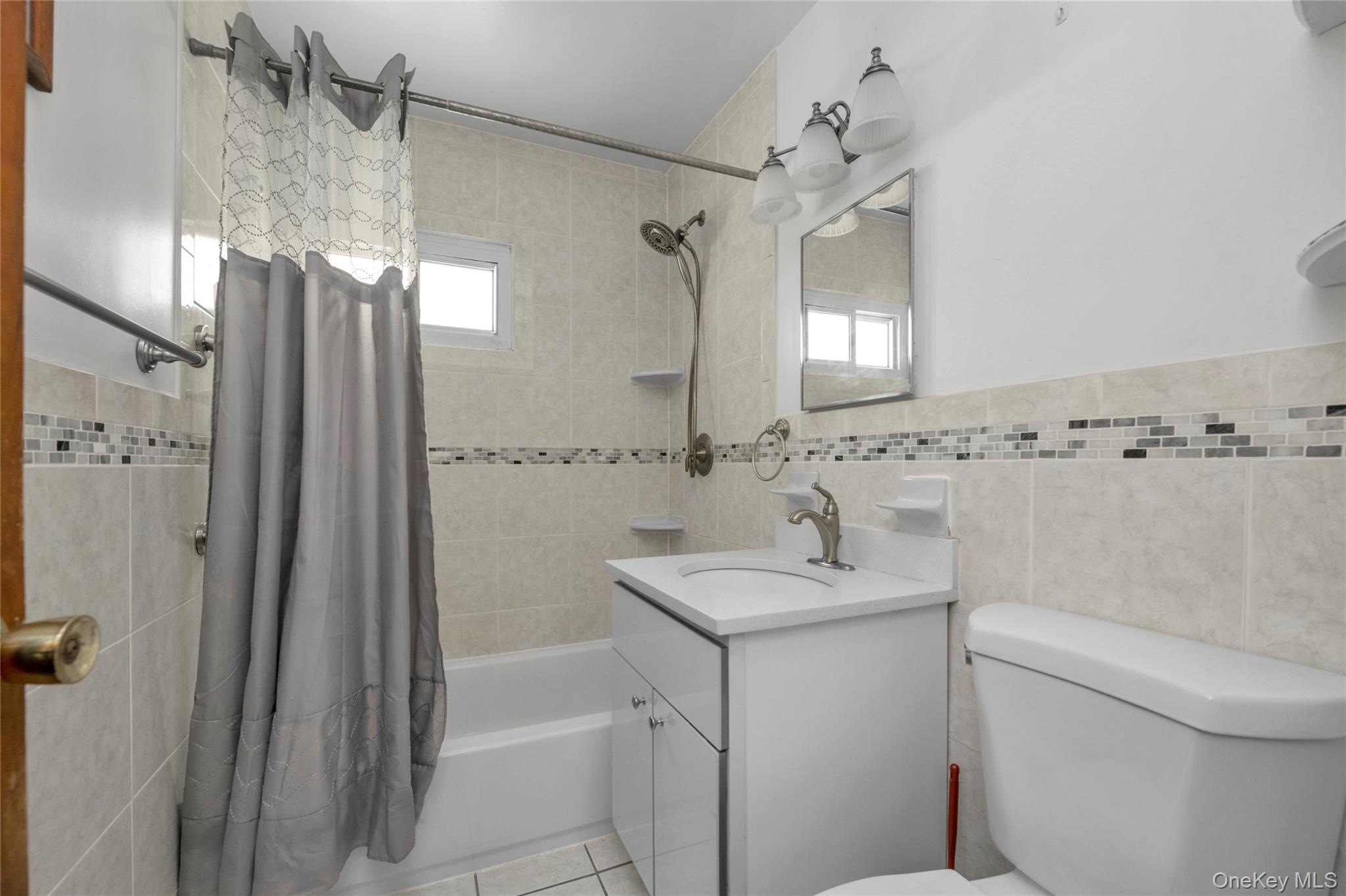 34 Heath Place, Hempstead, NY 11550