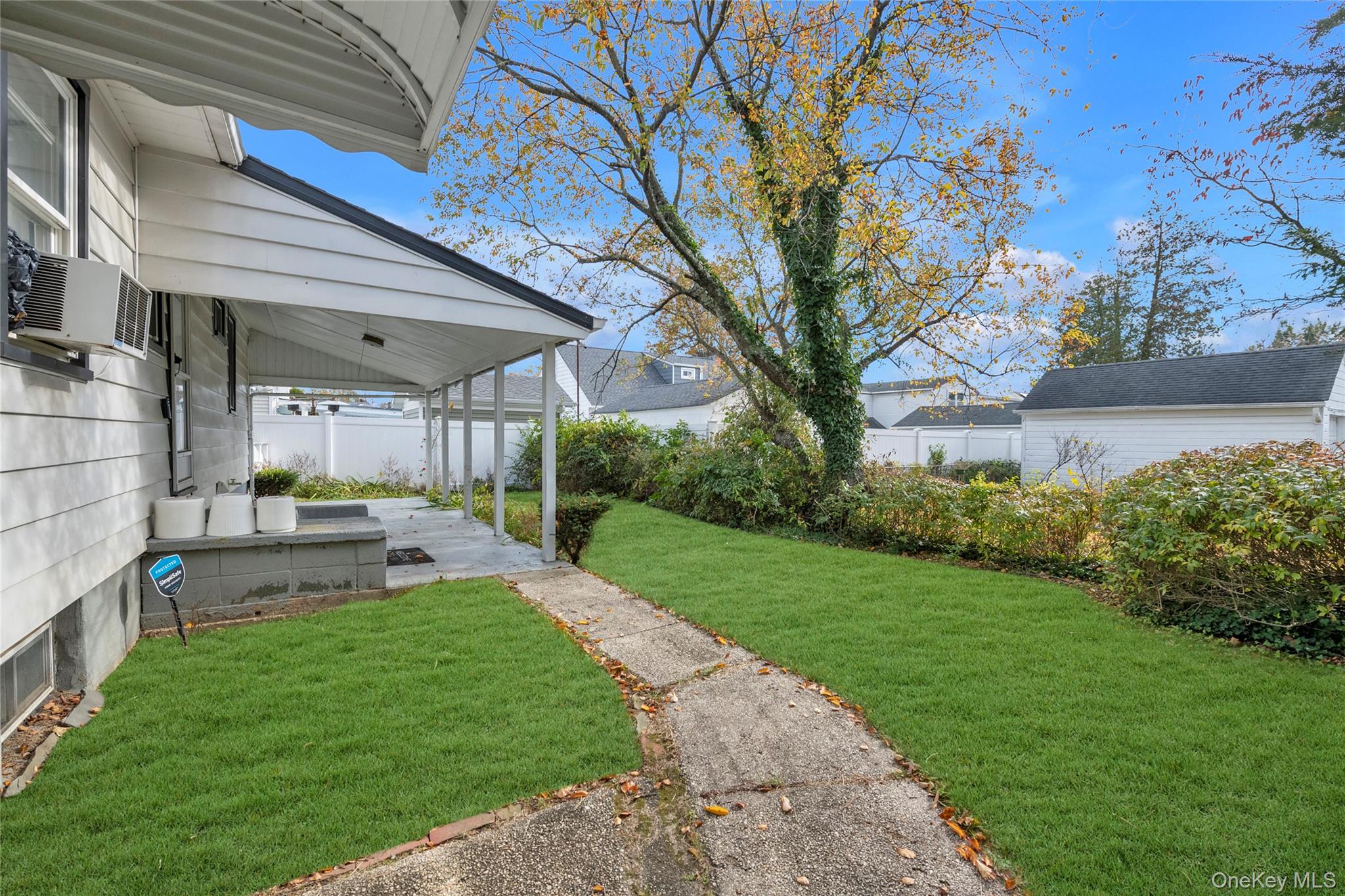 34 Heath Place, Hempstead, NY 11550