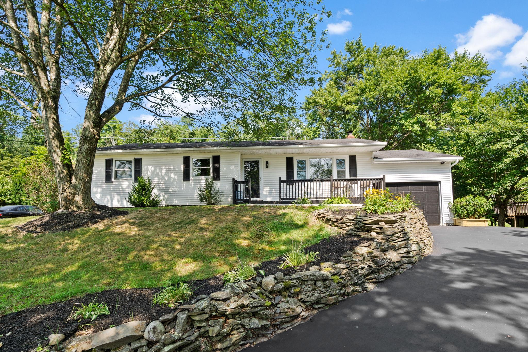 10 Split Tree Drive, Wappingers Falls, NY 12590
