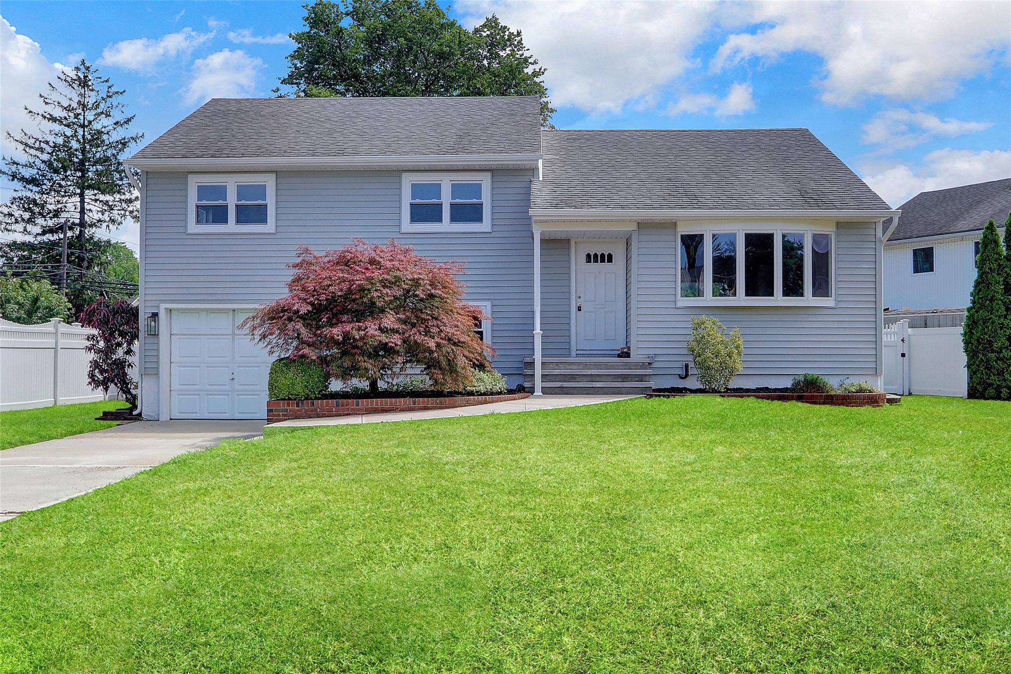 3621 Regent Lane, Wantagh, NY 11793