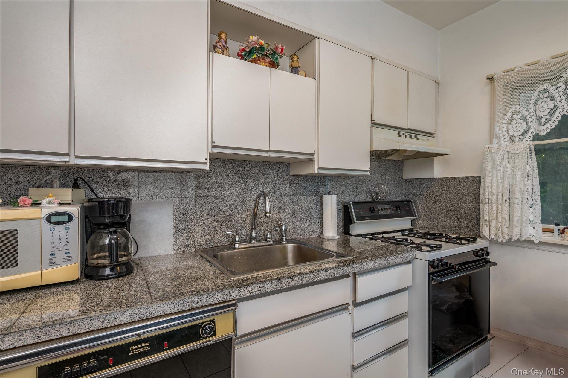 29-05 160 Street, Flushing, NY 11358