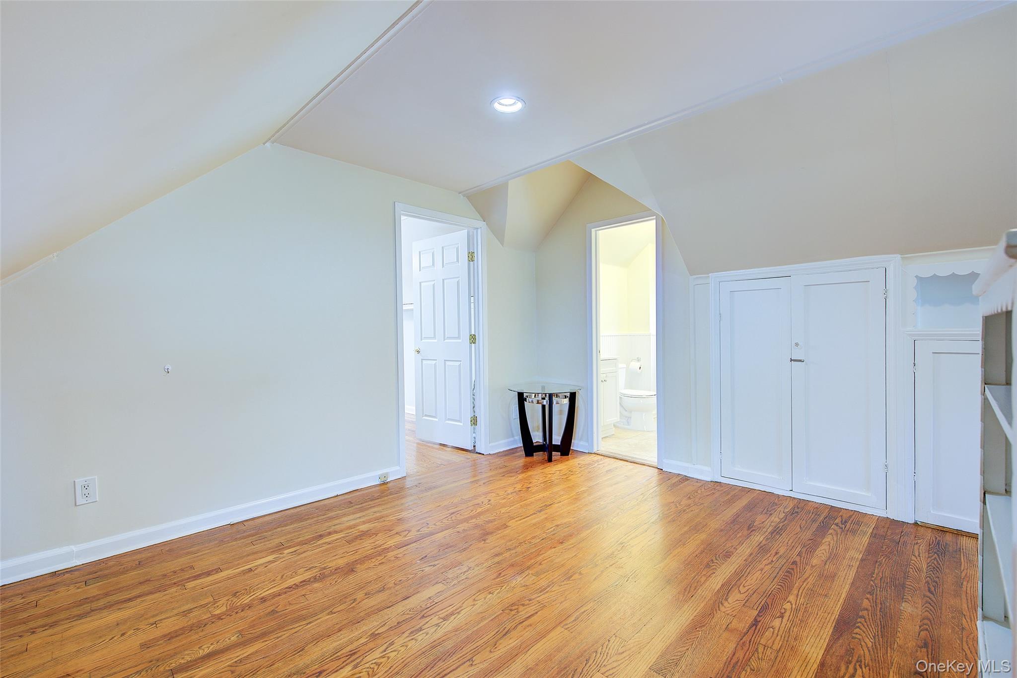 515 S 10th Street, New Hyde Park, NY 11040