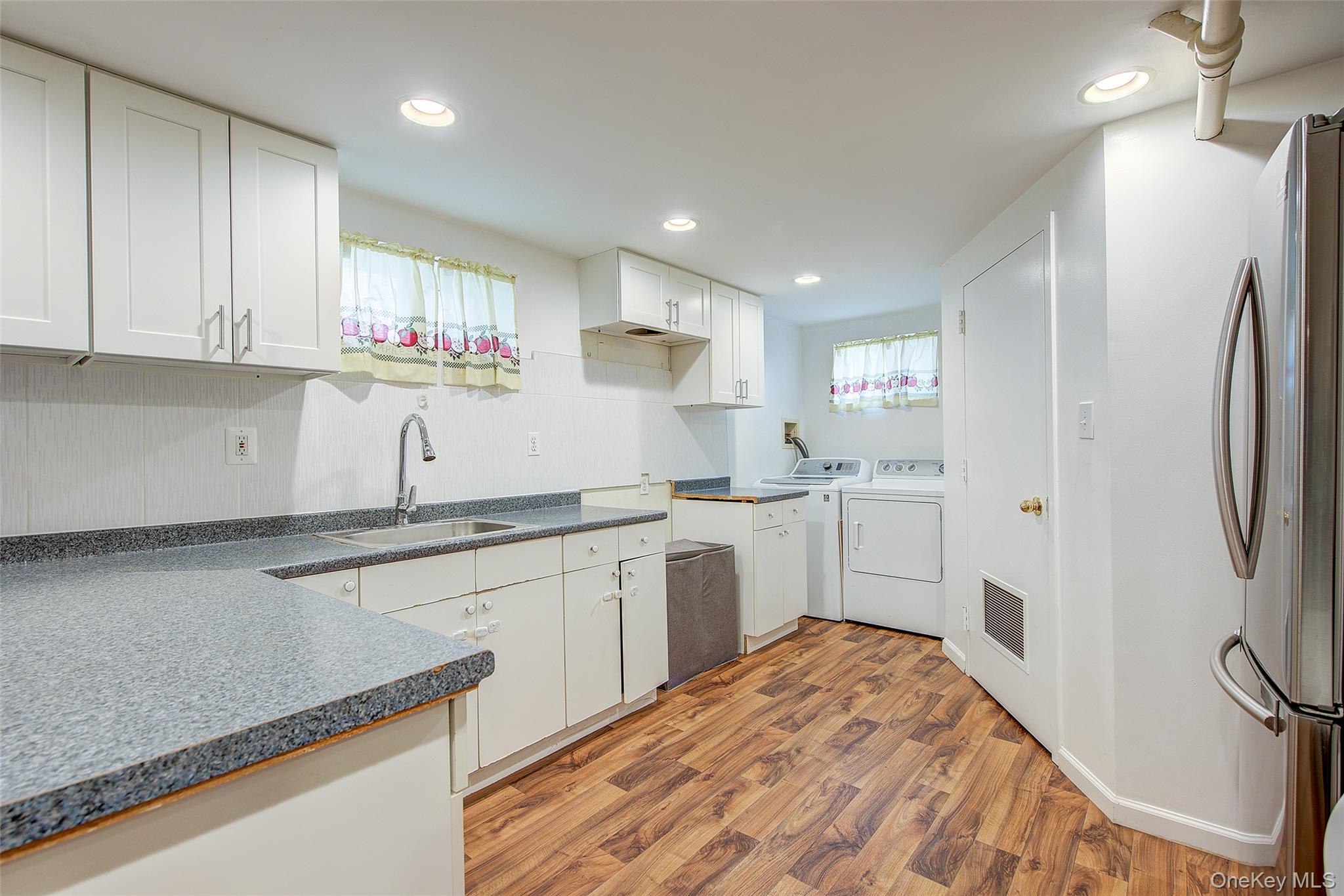 515 S 10th Street, New Hyde Park, NY 11040