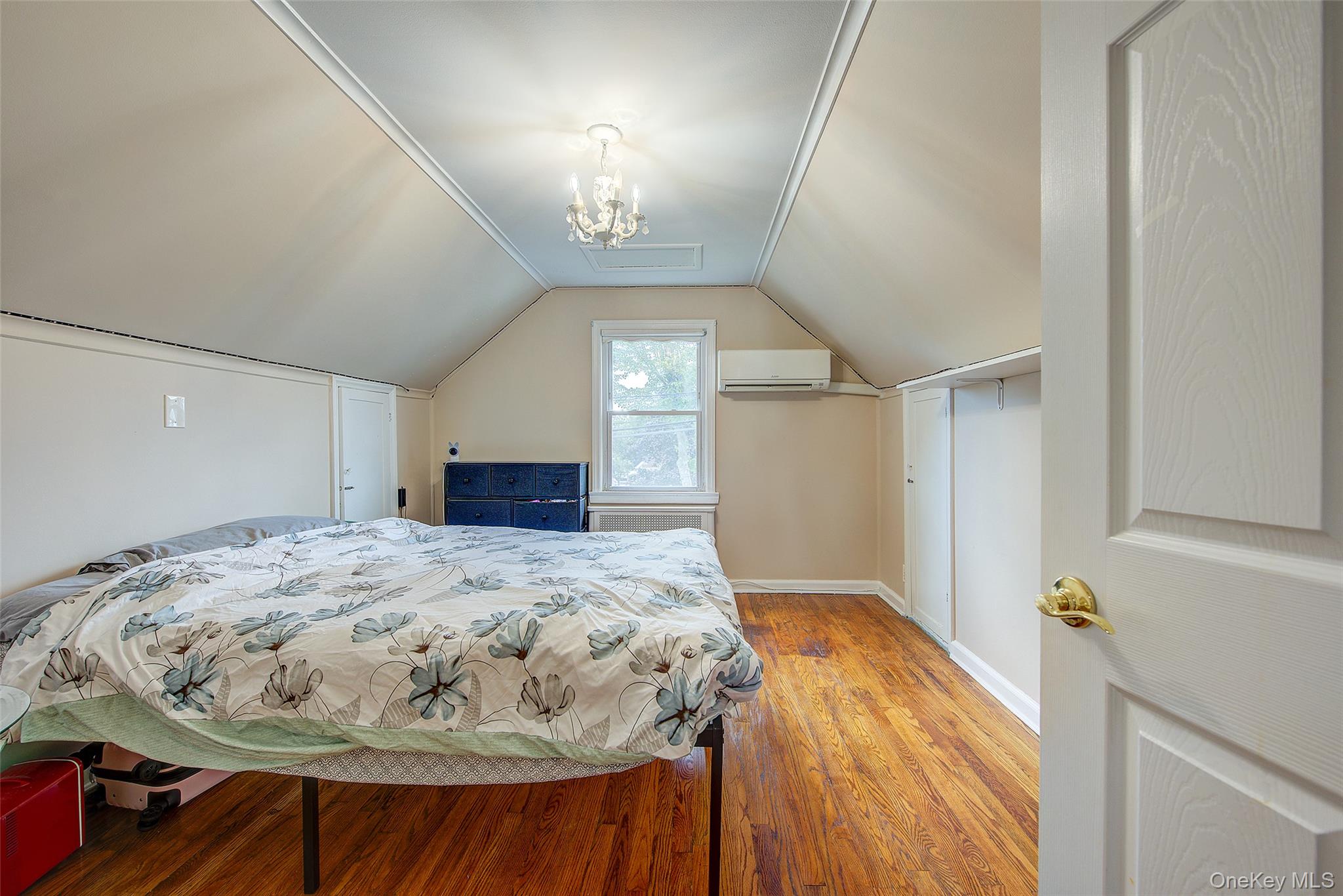 515 S 10th Street, New Hyde Park, NY 11040