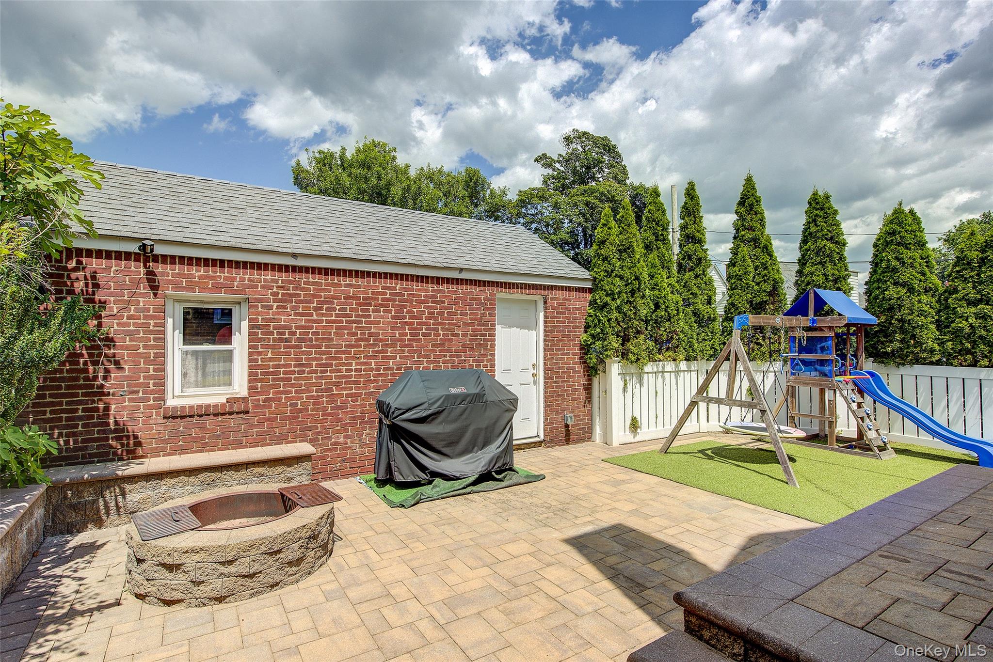 515 S 10th Street, New Hyde Park, NY 11040