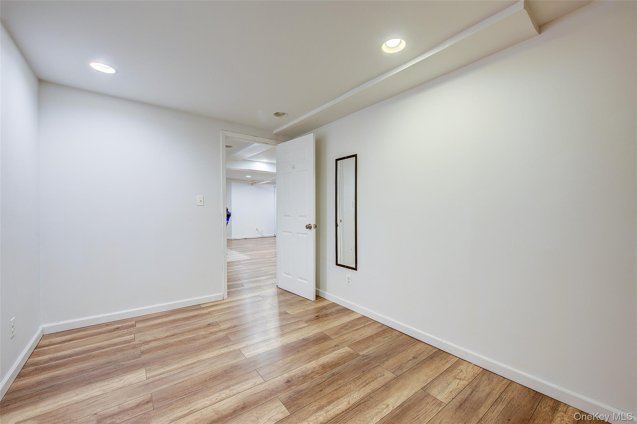 515 S 10th Street, New Hyde Park, NY 11040