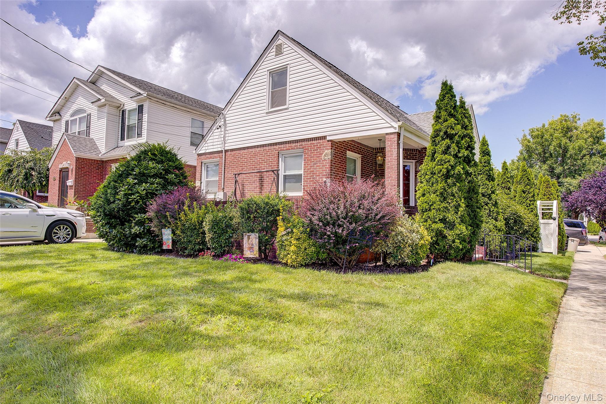 515 S 10th Street, New Hyde Park, NY 11040