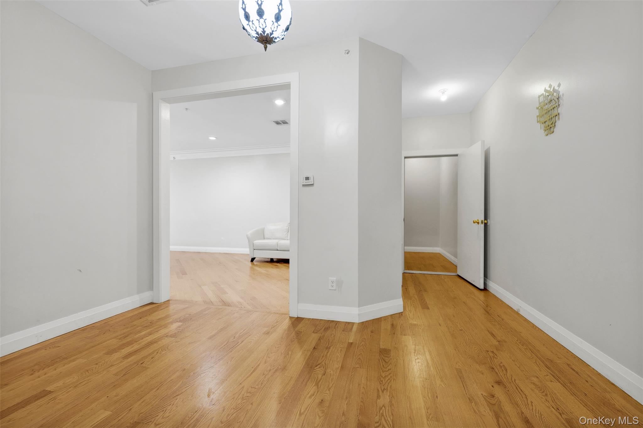 5 Rose Garden Way # 302, Monsey, NY 10952