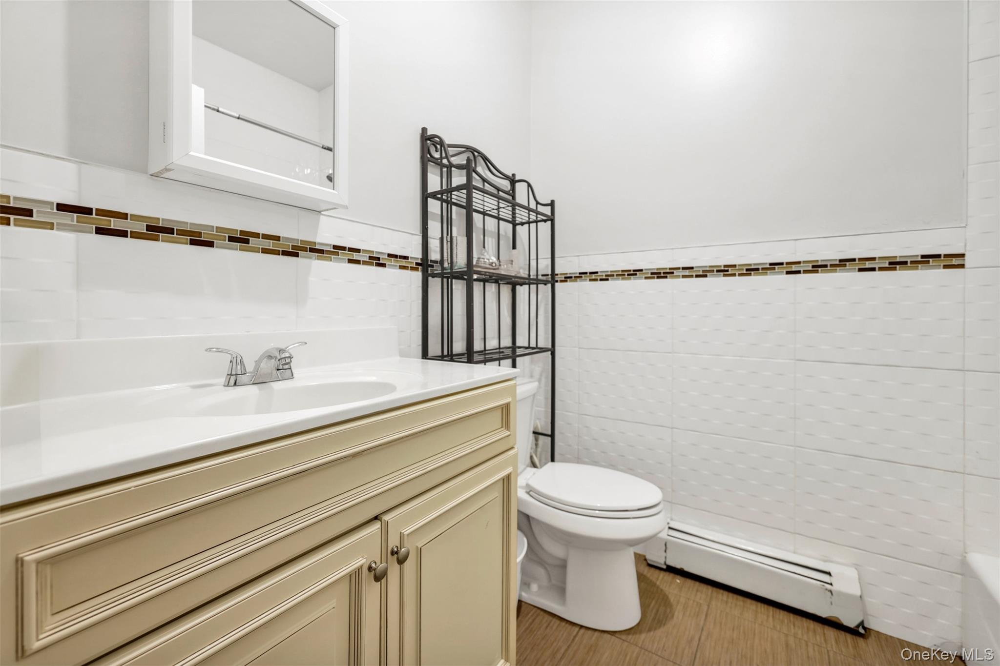 5 Rose Garden Way # 302, Monsey, NY 10952