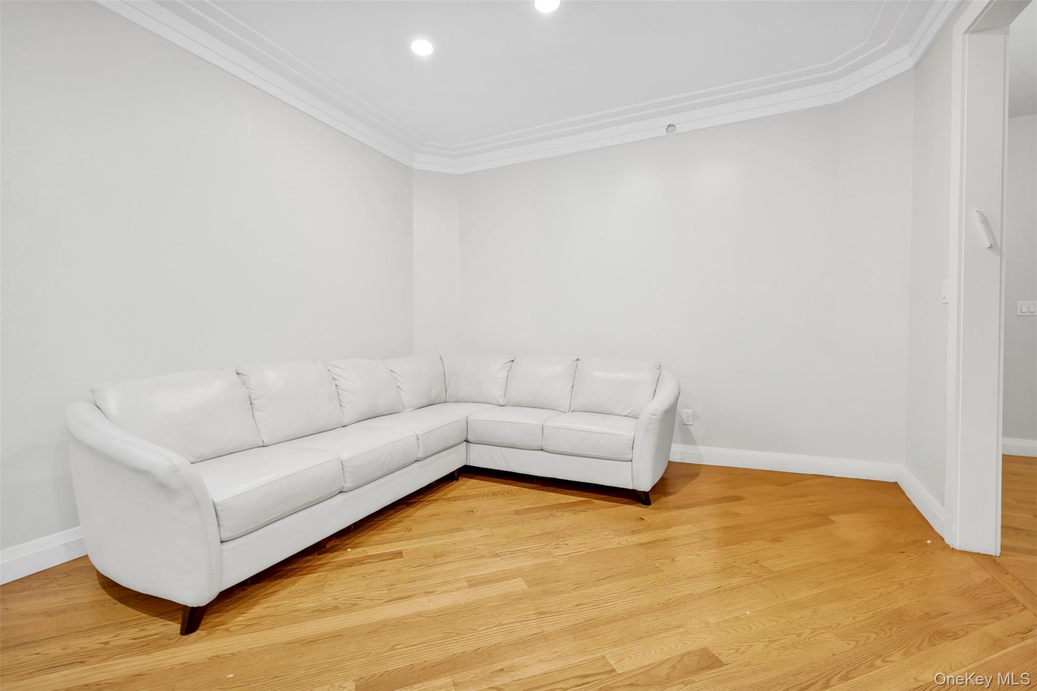 5 Rose Garden Way # 302, Monsey, NY 10952