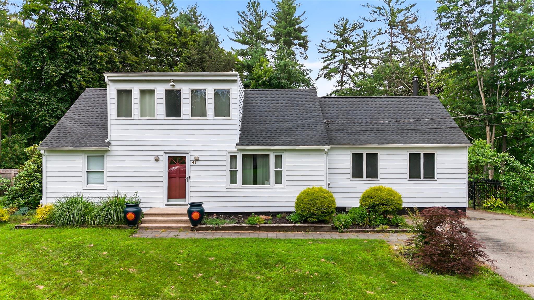 41 White Oaks Road, Hyde Park, NY 12538