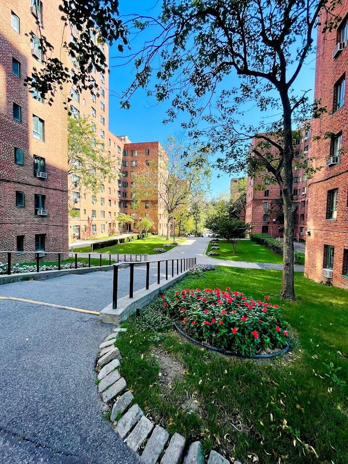 89 Metropolitan Oval # 7B, Bronx, NY 10462