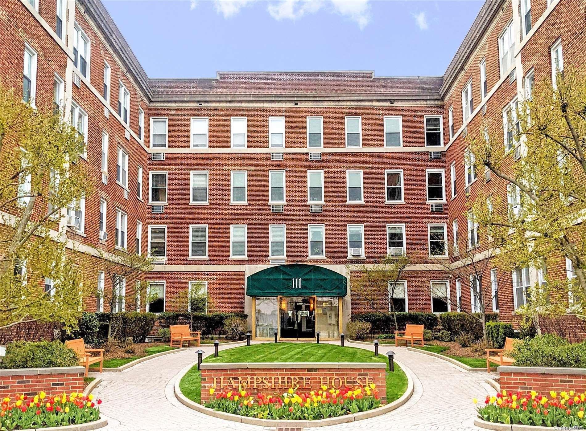 111 7th Street # 102, Garden City, NY 11530