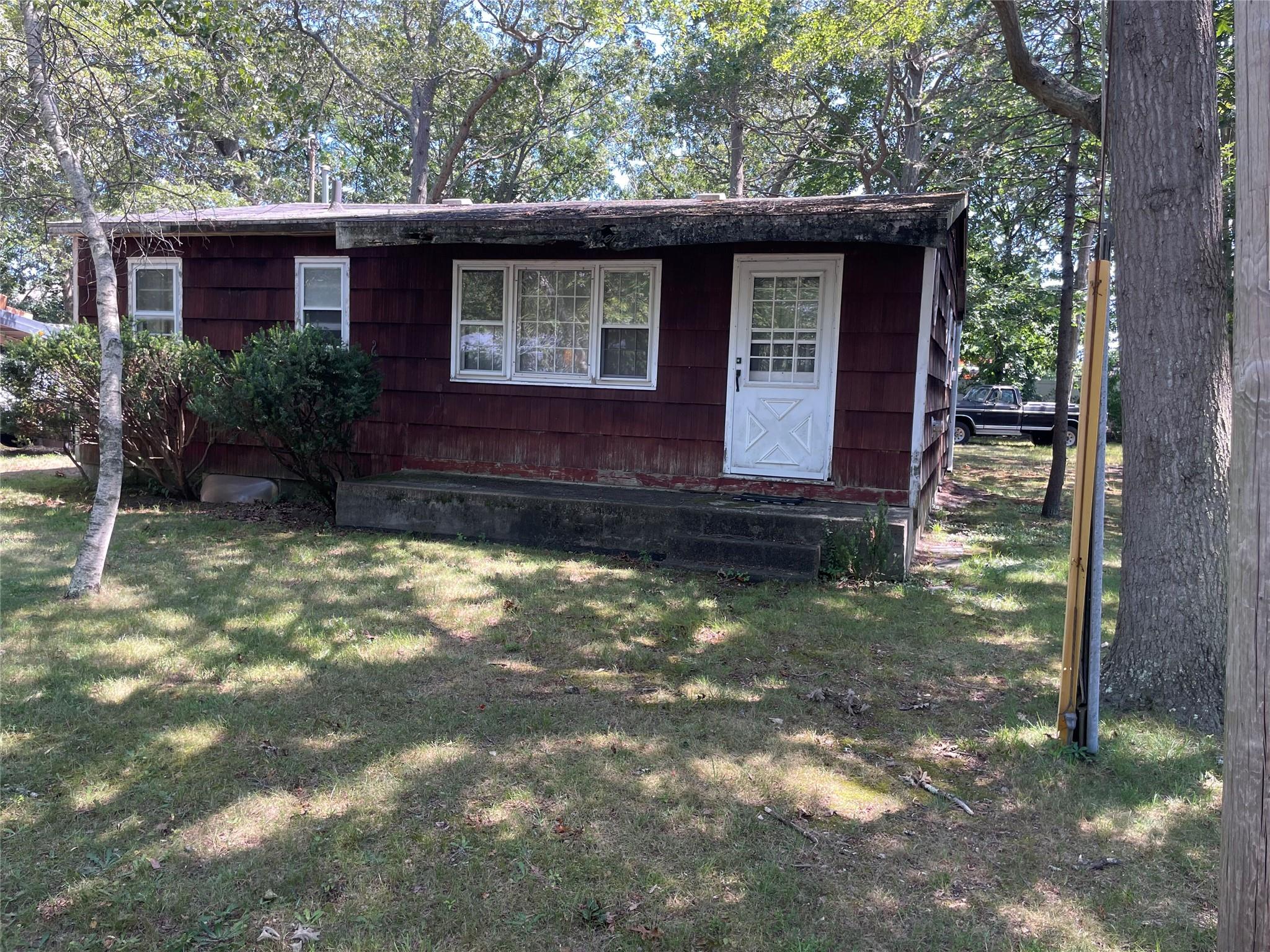 20 Henry Street, Mastic, NY 11950