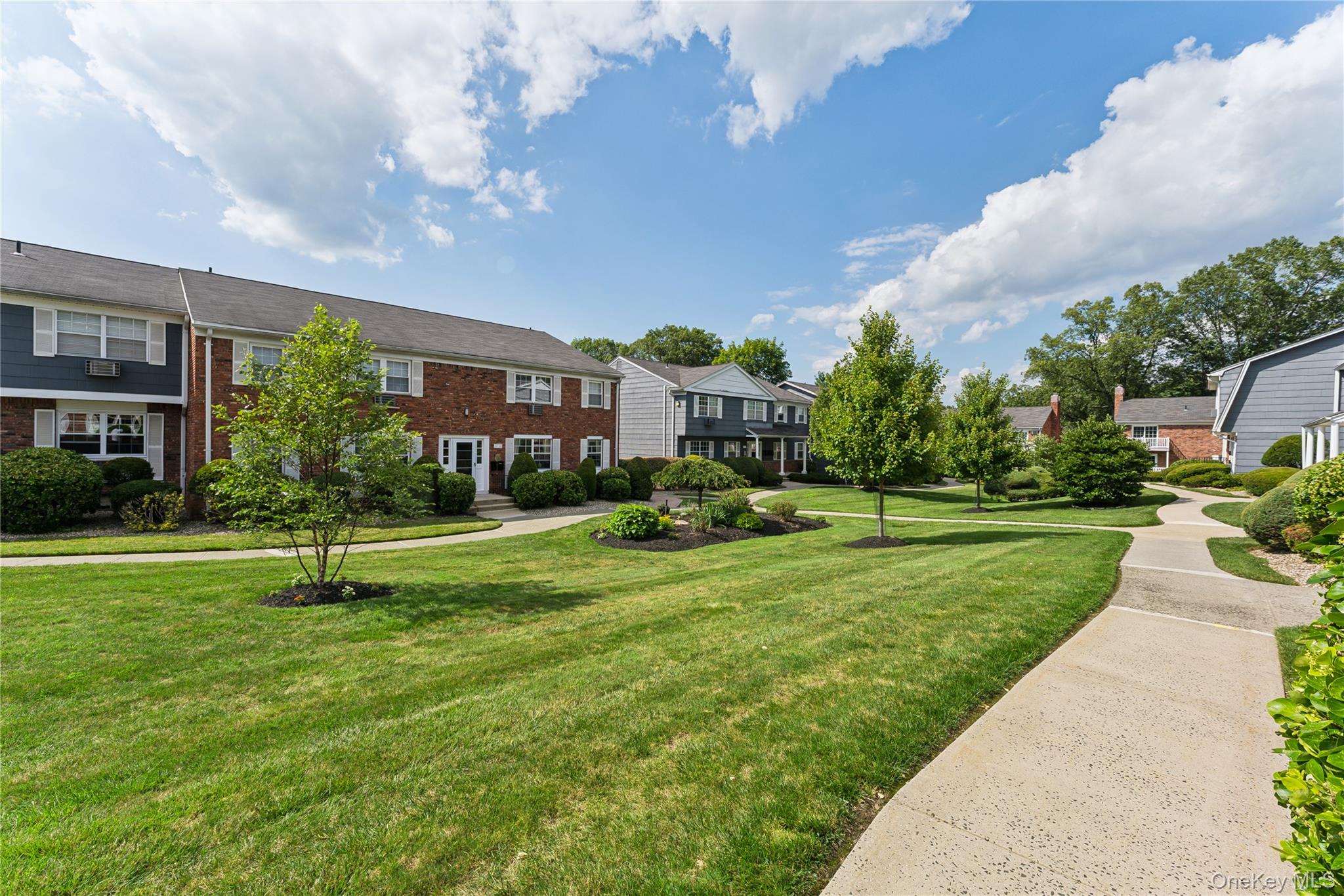 109 Doxbury Lane, Suffern, NY 10901