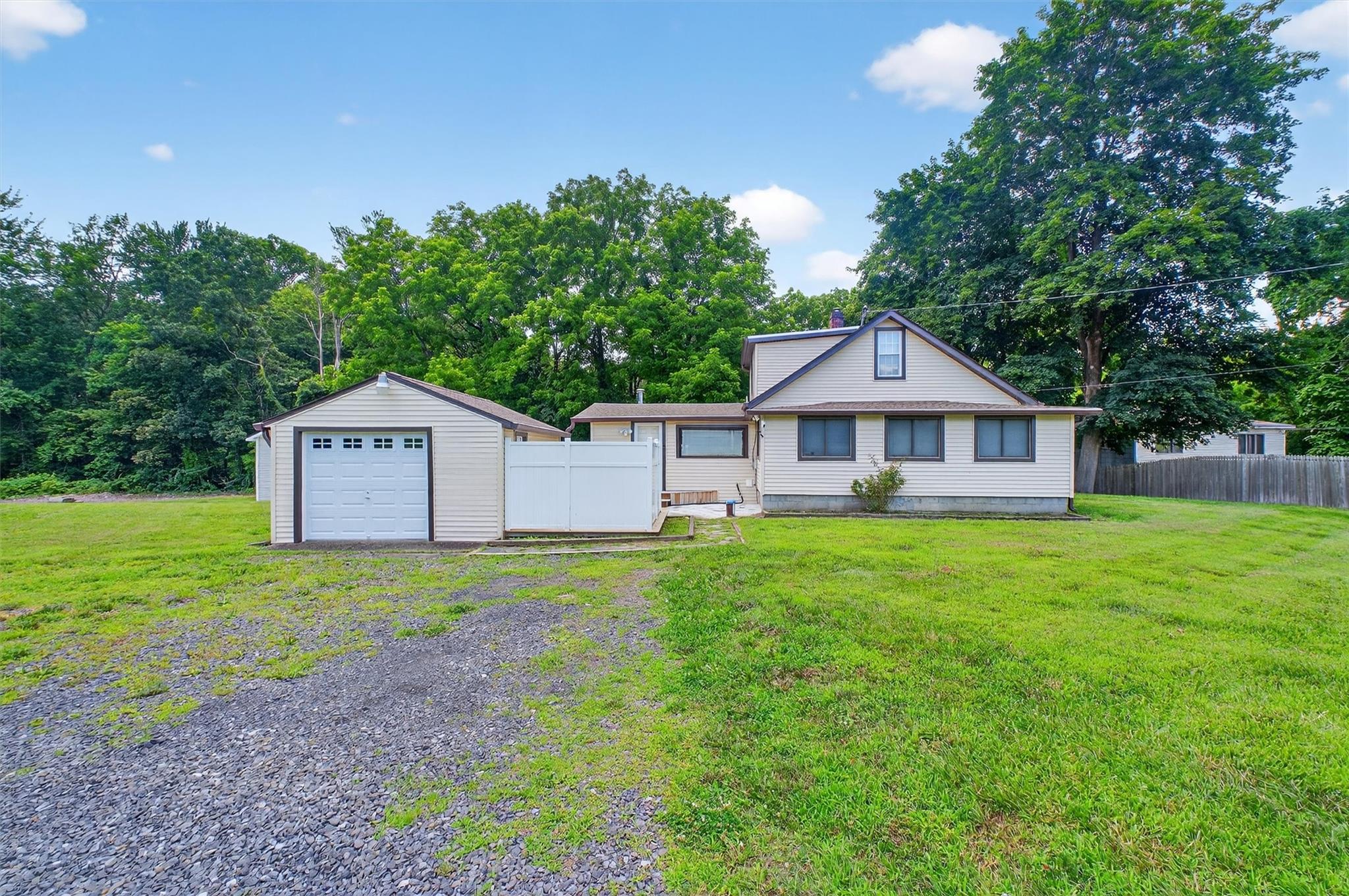 283 Hawleys Corners Road, Highland, NY 12528