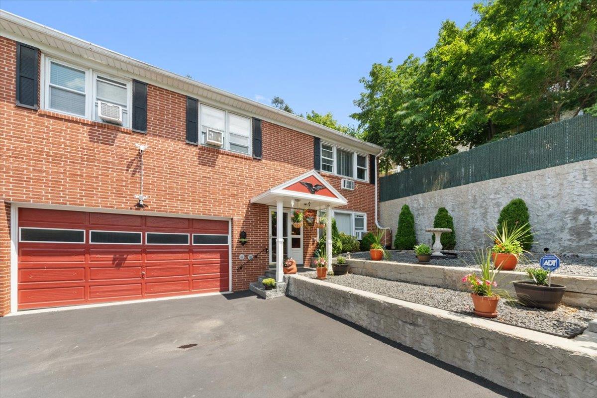 2 Greystone Terrace, Yonkers, NY 10701