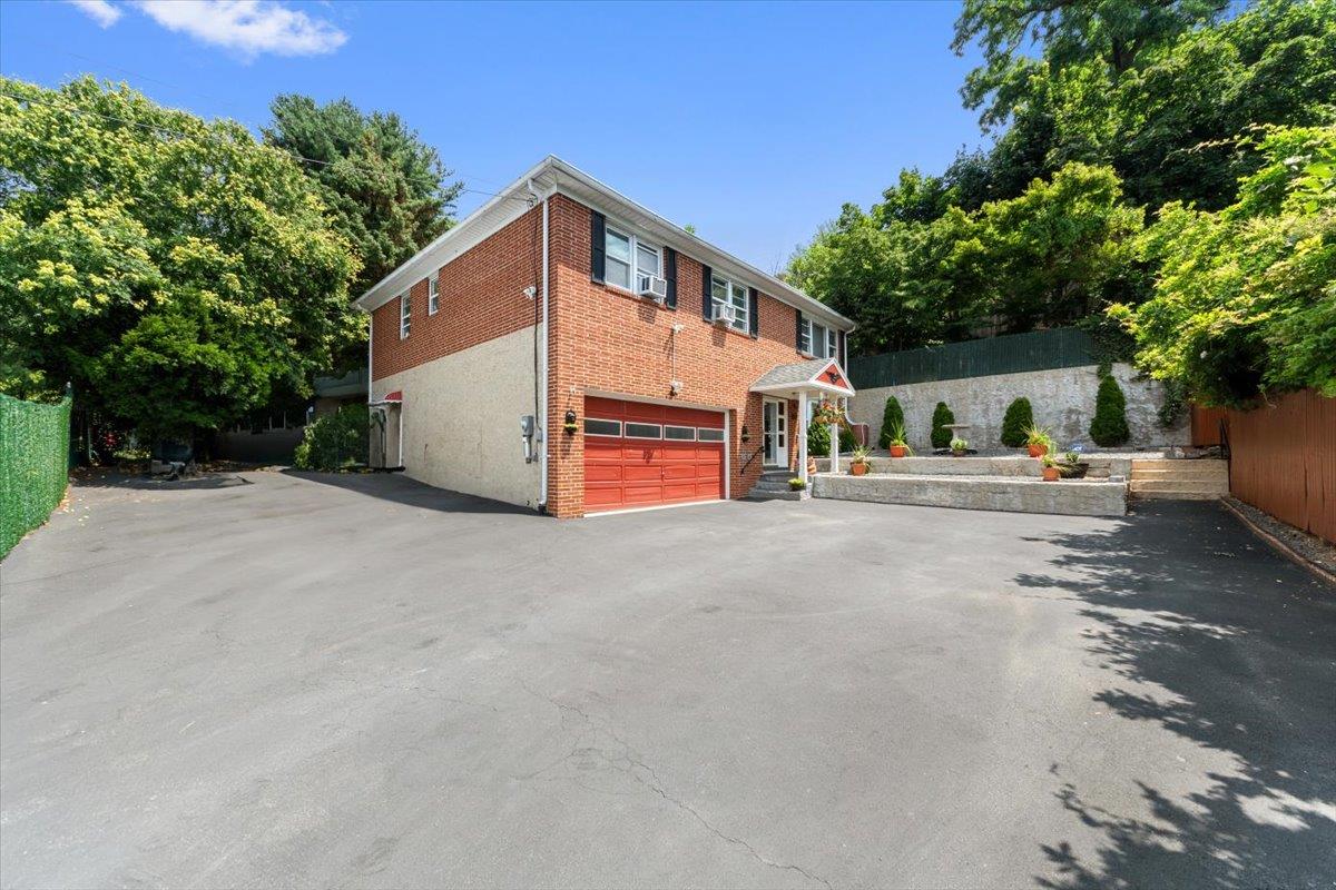 2 Greystone Terrace, Yonkers, NY 10701